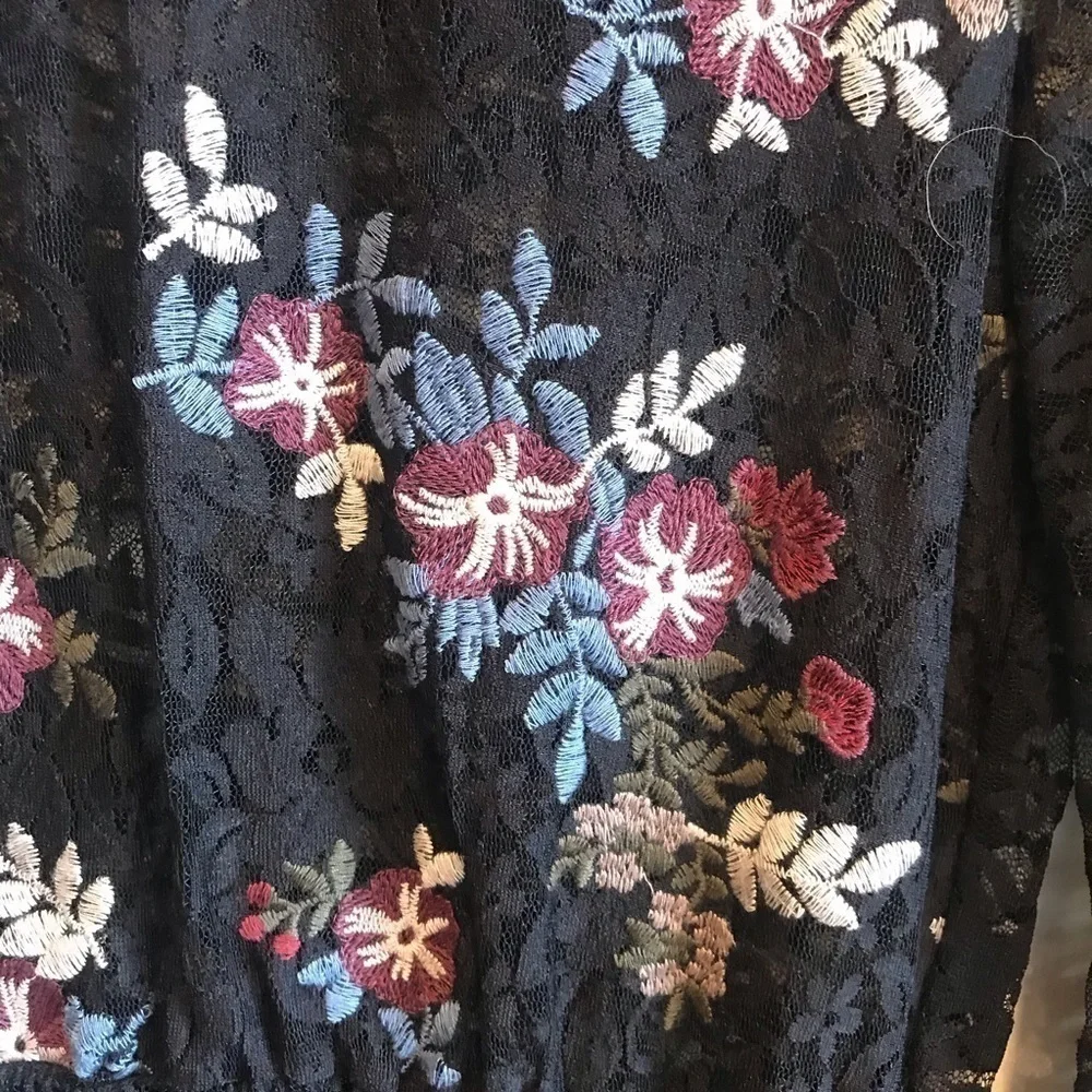 Guess Jovana Embroidered Lace Top Black Small